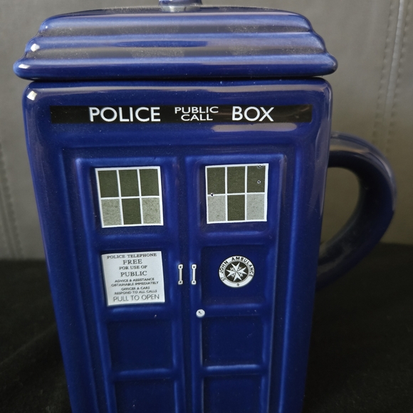 Doctor Who Tardis Coffee Mug with Lid Blue Police Public Call Box Zeon  2012 BBC - Picture 1 of 8